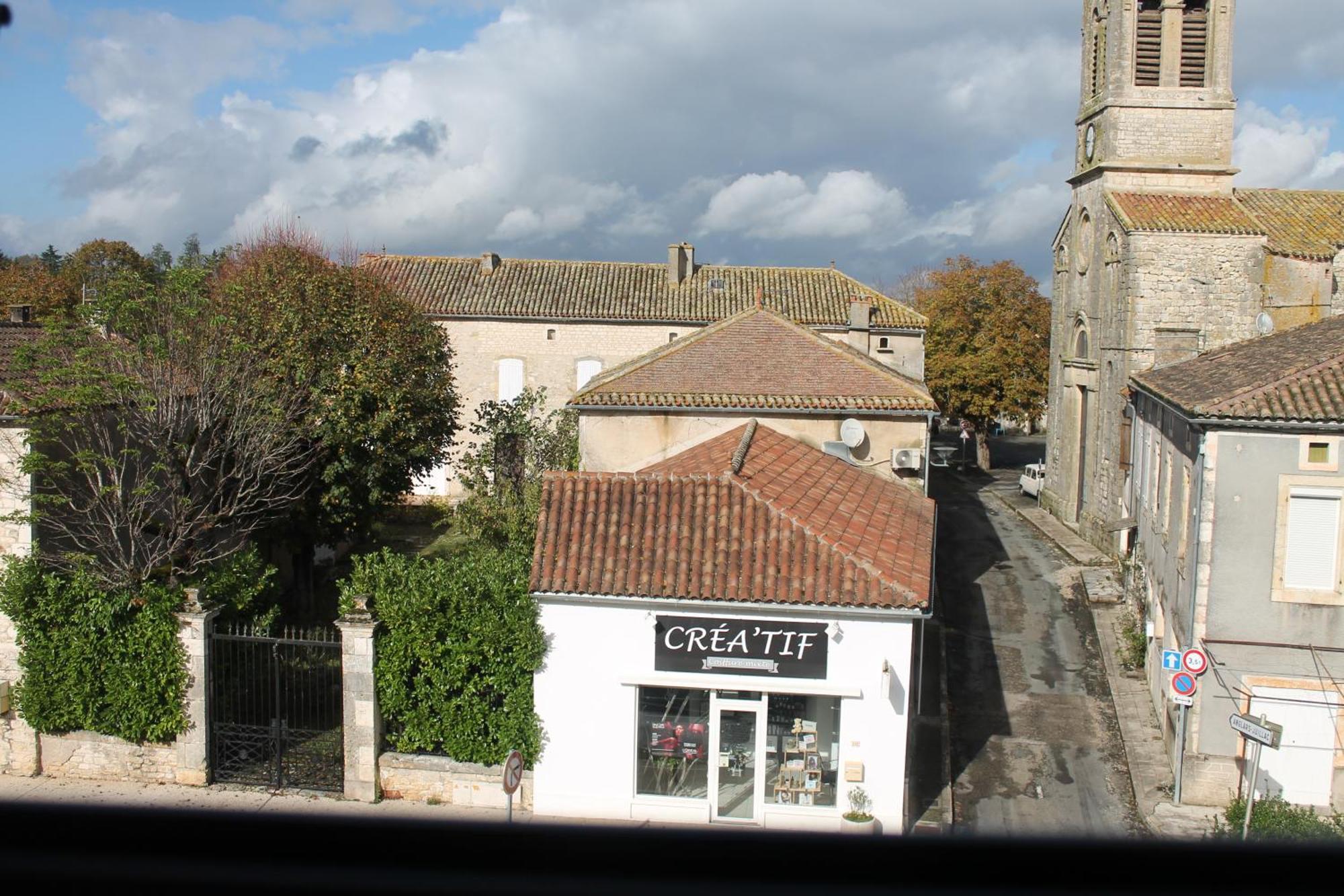 Logis Hotels- Auberge De La Tour - Hotel Et Restaurant Sauzet (Lot) Exterior foto