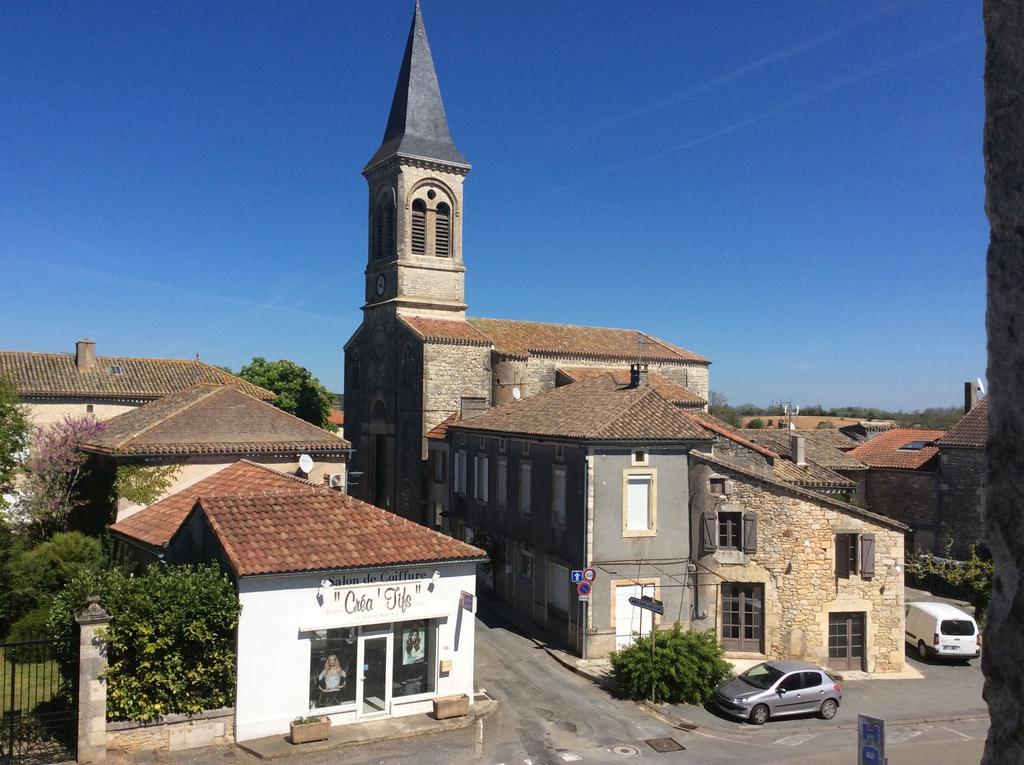 Logis Hotels- Auberge De La Tour - Hotel Et Restaurant Sauzet (Lot) Exterior foto